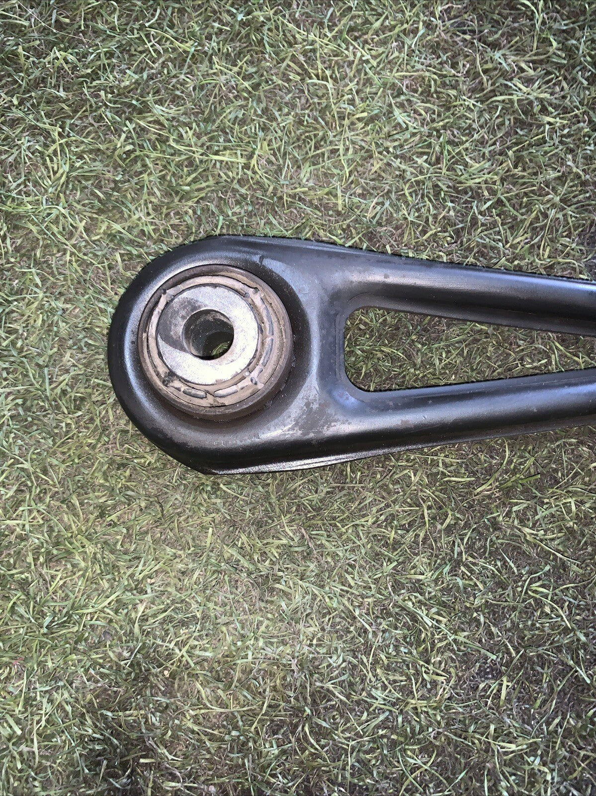 Braccio oscillante posteriore inferiore destro Audi Q7 2006 3.0D 7L8501529A