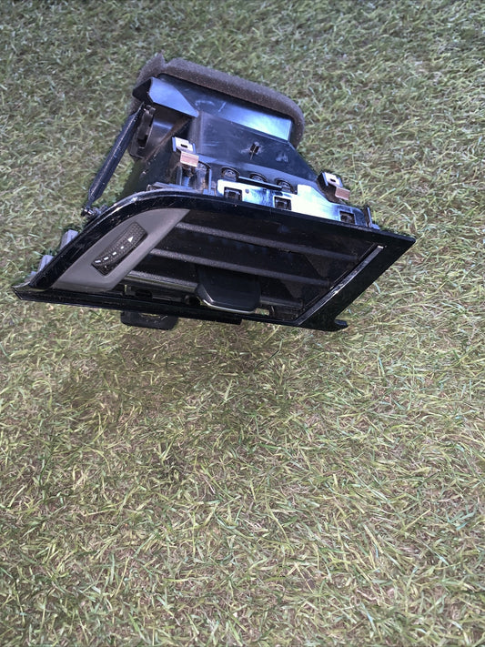 83B8209016PS BOCCHETTA AERAZIONE CRUSCOTTO LATO SINISTRO AUDI Q3 2021