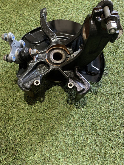 Mozzo Montante Fusello Anteriore Sinistro Volkswagen Polo 2024 1.0 B 2Q0407255AF