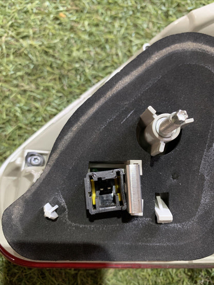 Stop Fanale Interno Posteriore Sinistro Peugeot 2008 2015 9678074480