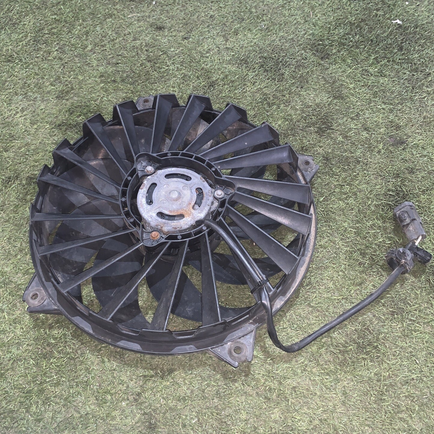 VENTOLA ELETTROVENTOLA RADIATORE MOTORE FIAT ULYSSE 2.0 JTD 2002/2010 