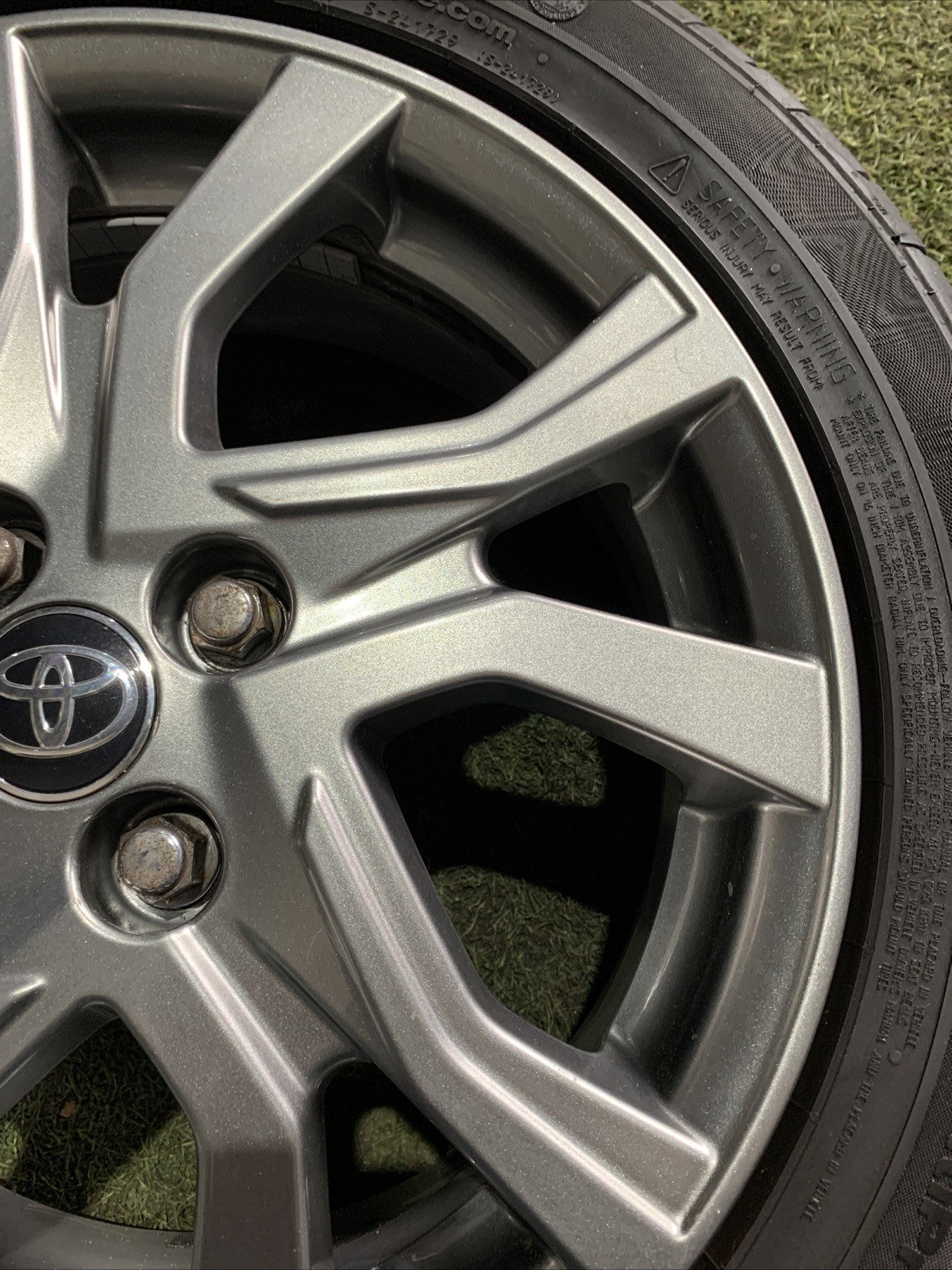 Cerchio In Lega Da 16 Con Gomma Toyota Yaris 2018 42611-0DC70 (2)