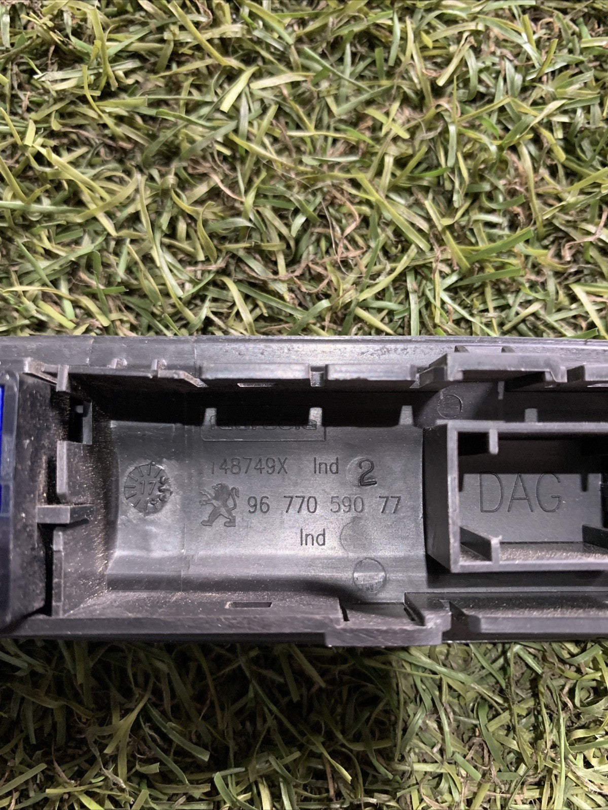 96750105ZD COMANDO INTERRUTTORE ESP OFF CONTROLLO DI STABILITÀ PEUGEOT 208 2017