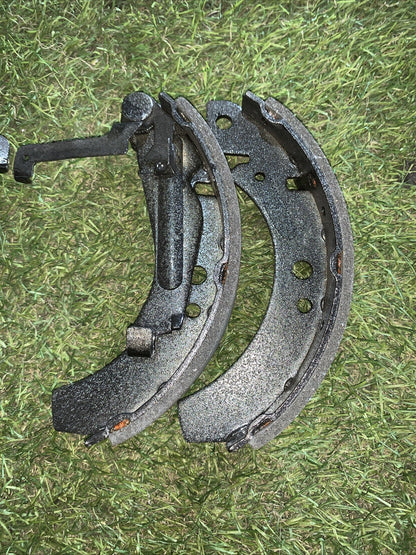 Kit Ganasce Freno Abs Posteriore Per Audi 80 50 Vw Passat (32B) Polo 86C 