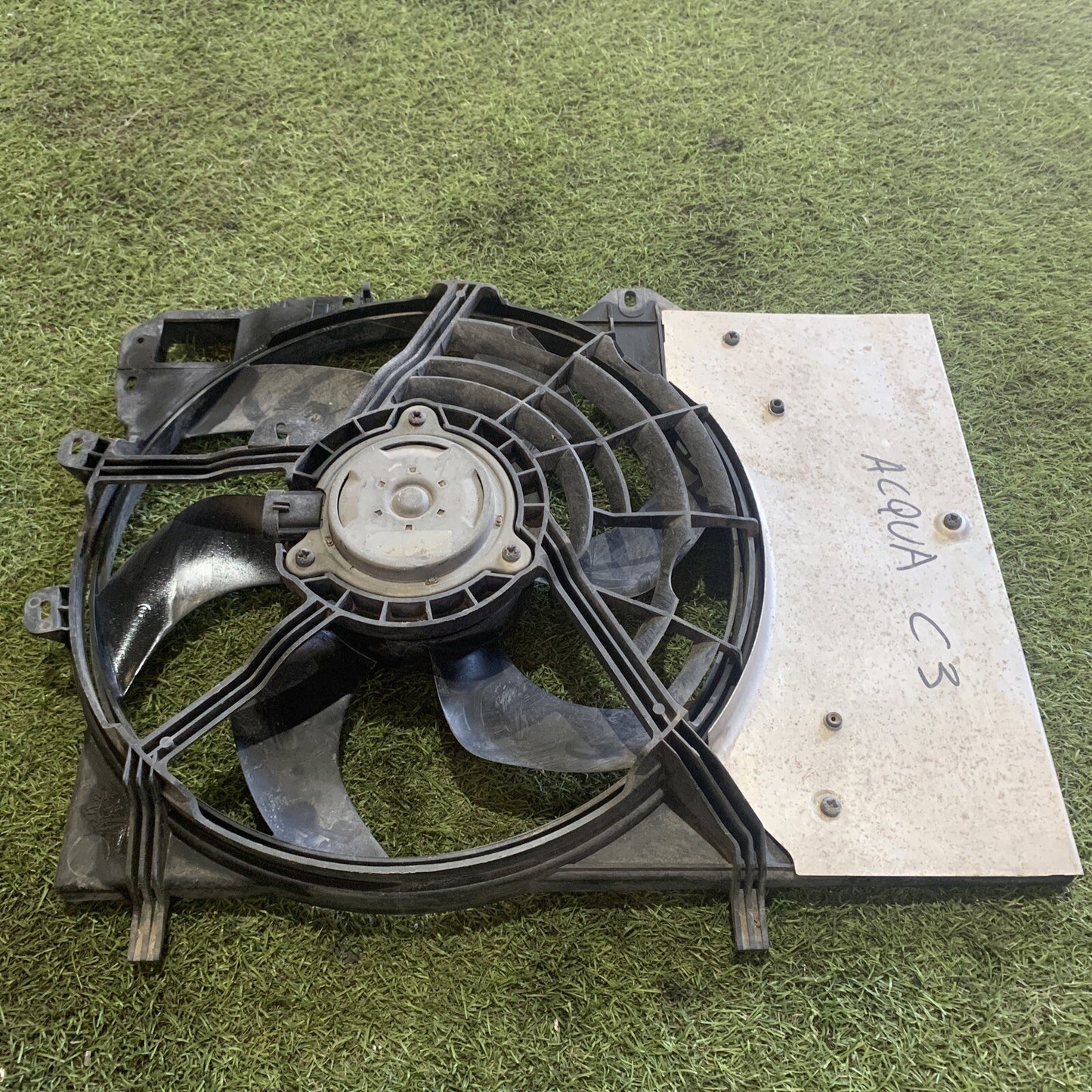 Elettroventola Raffreddamento Motore Per Citroen C2 C3 207 1.4 1.6 Hdi