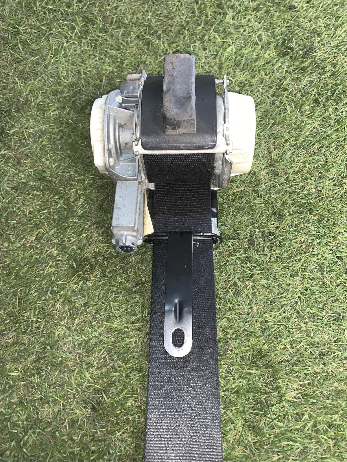 CINTURA DI SICUREZZA ANTERIORE SINISTRA CON PRETENSIONATORE FORD FIESTA 2010