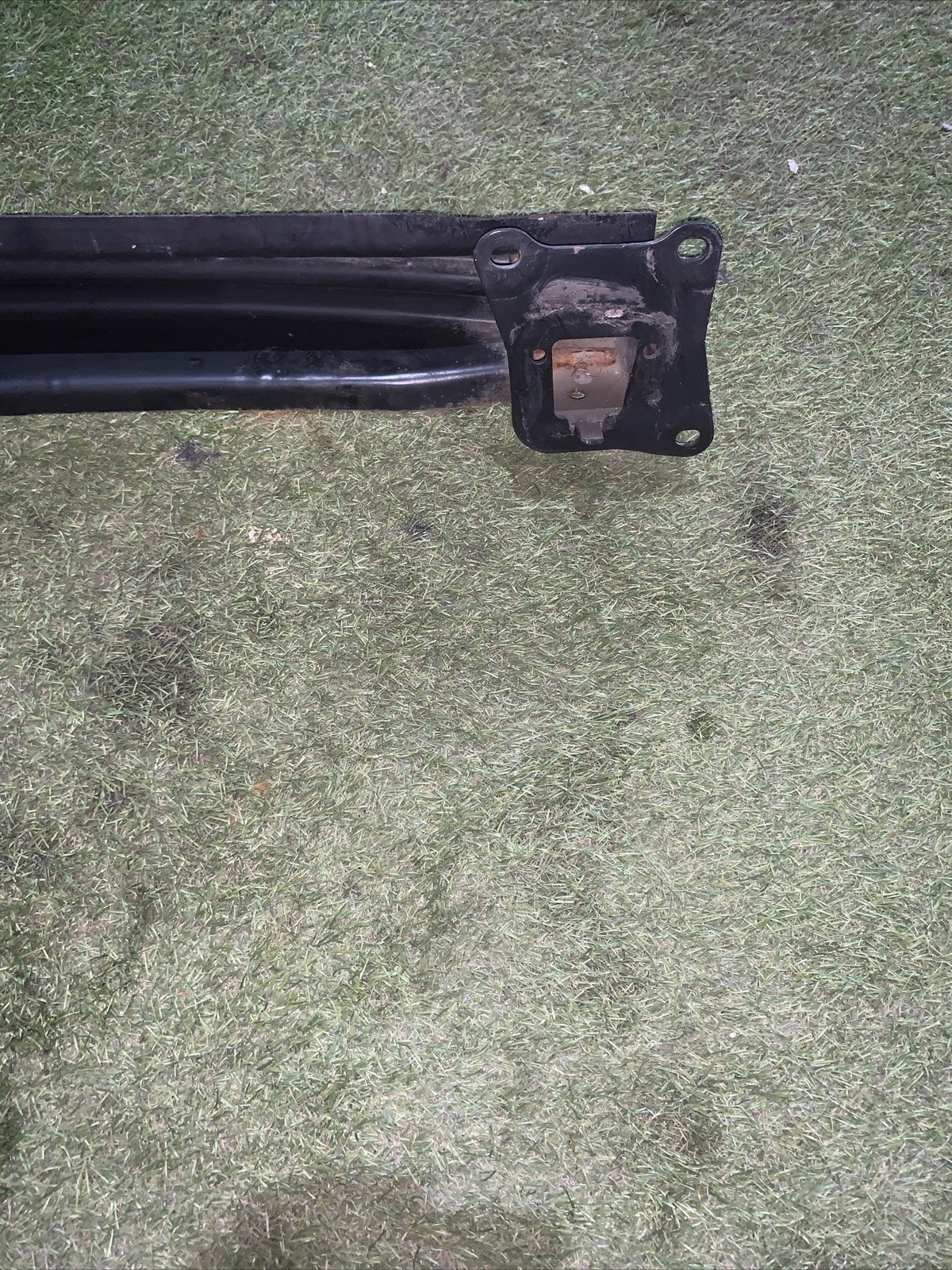 5K0807585A TRAVERSA PARAURTI POSTERIORE VOLKSWAGEN GOLF 6 2.0 3 PORTE