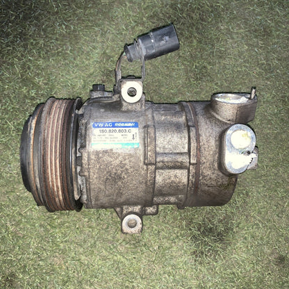 COMPRESSORE ARIA CONDIZIONATA VOLKSVAGEN UP 2013 IN POI 1S0820803C 1.0 B