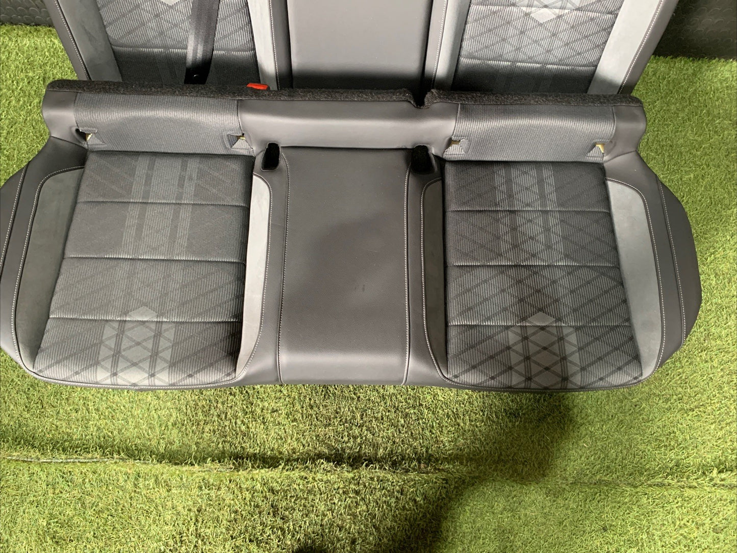 TAPPEZZERIA COMPLETA CON PANNELLI VOLKSWAGEN T-ROC 2024 R-LINE