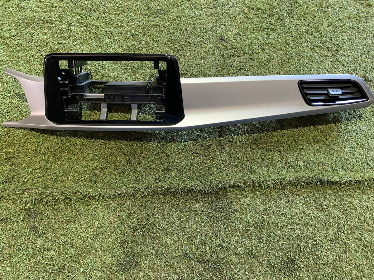 MODANATURA CENTRALE CRUSCOTTO PER VOLKSWAGEN T-Roc 2022 2GA858036