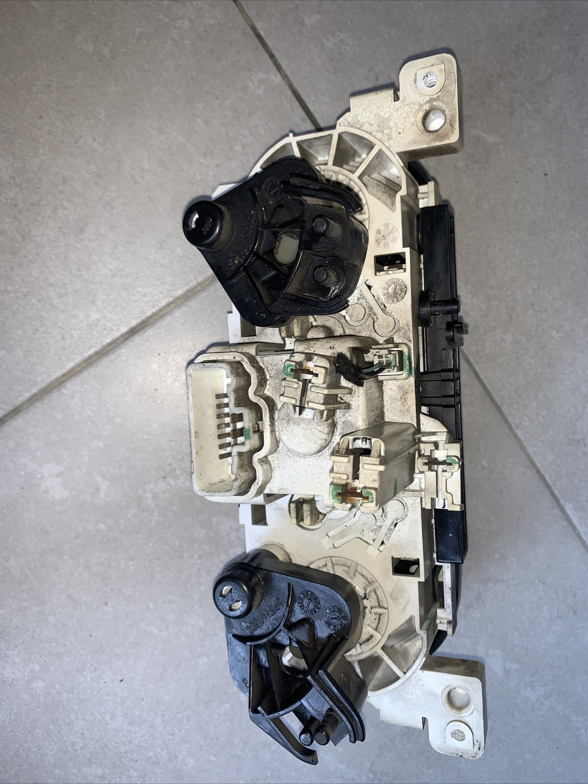 Clima Manuale Dacia Sandero Cod: A42303400