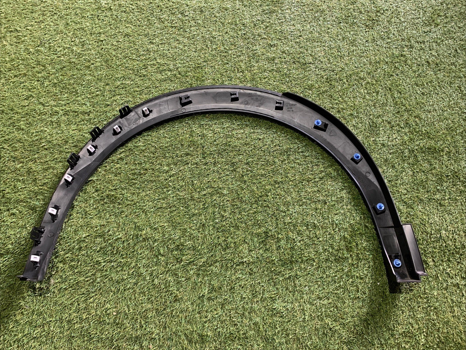 MODANATURA PARAFANGO POST SX PER PEUGEOT 2008 Serie 9825736780 (19>)