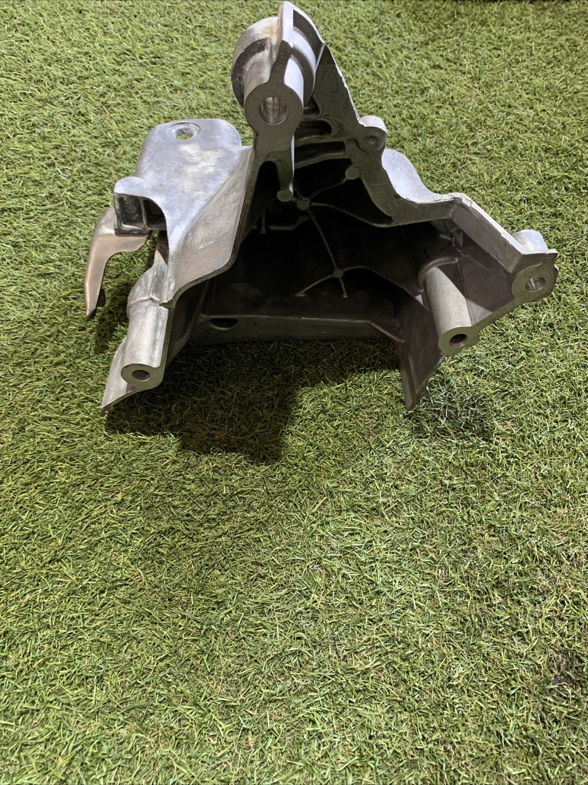 04C199207BH SUPPORTO MOTORE VOLKSWAGEN T-ROC 1.0TB 115CV 2018