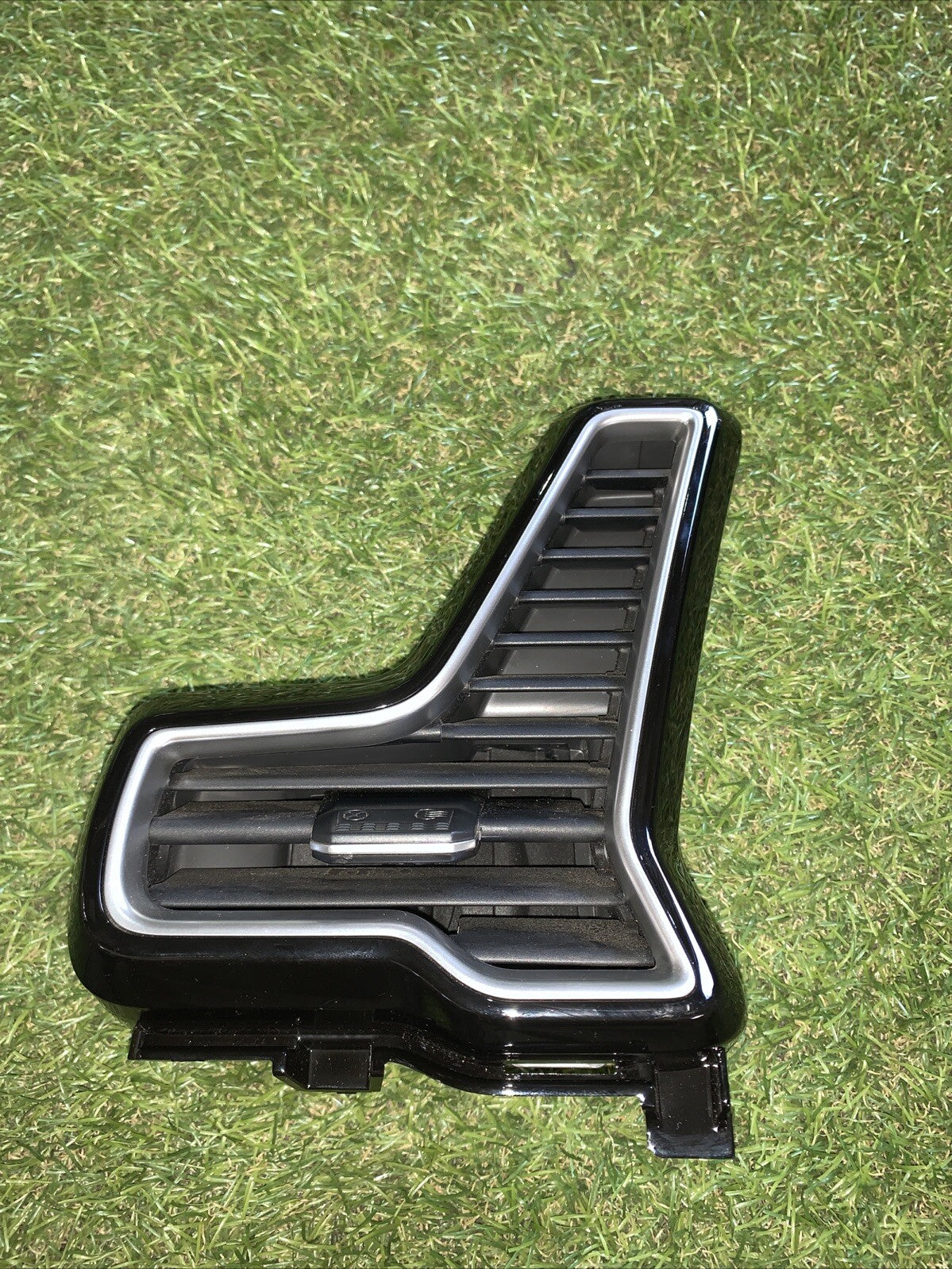 Bocchetta Aria Sinistra Kia Sportage 2023 97480-R2100