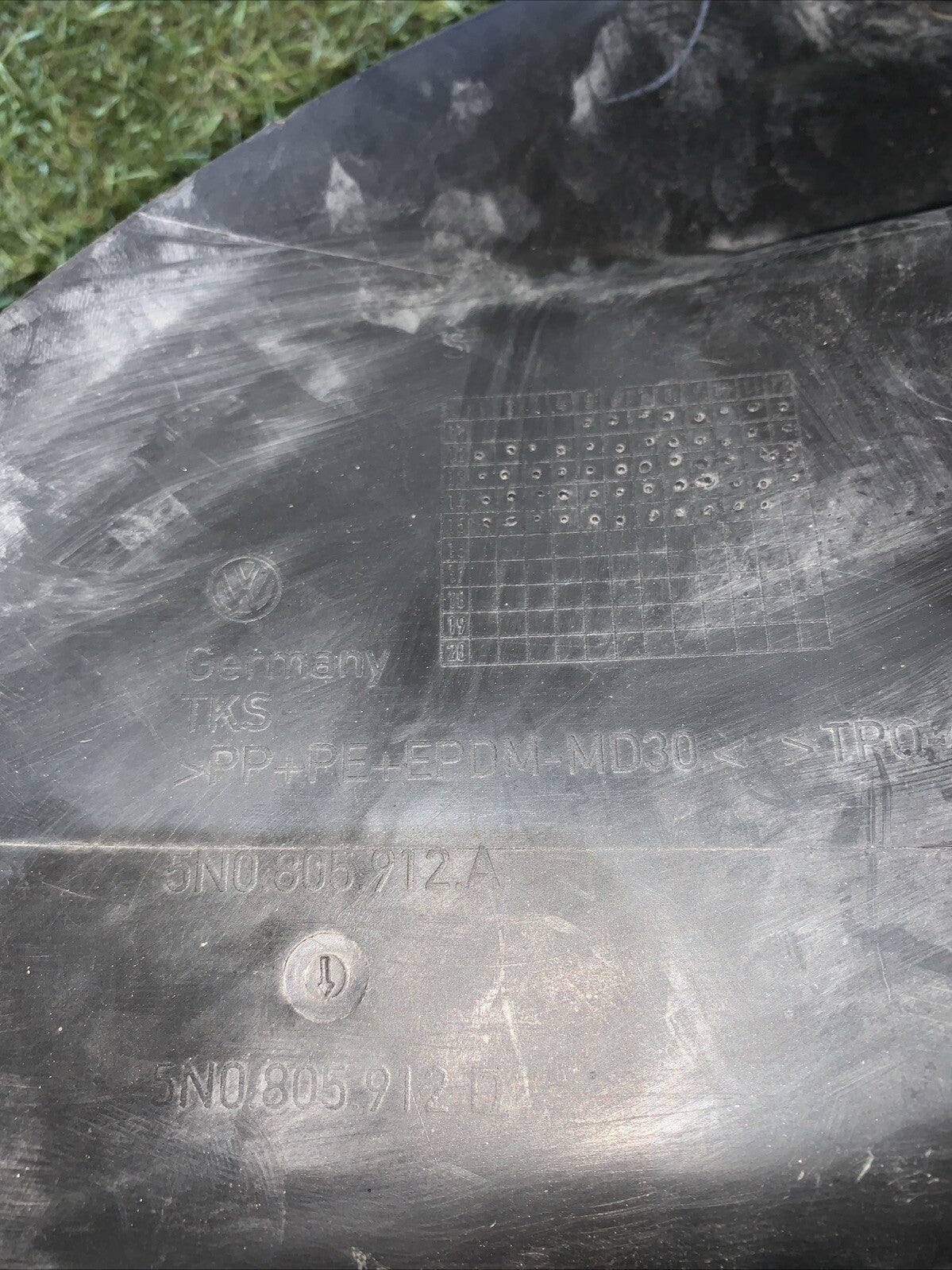 Parasassi Passaruota Anteriore Destro Volkswagen Tiguan 2015 5N0805912A