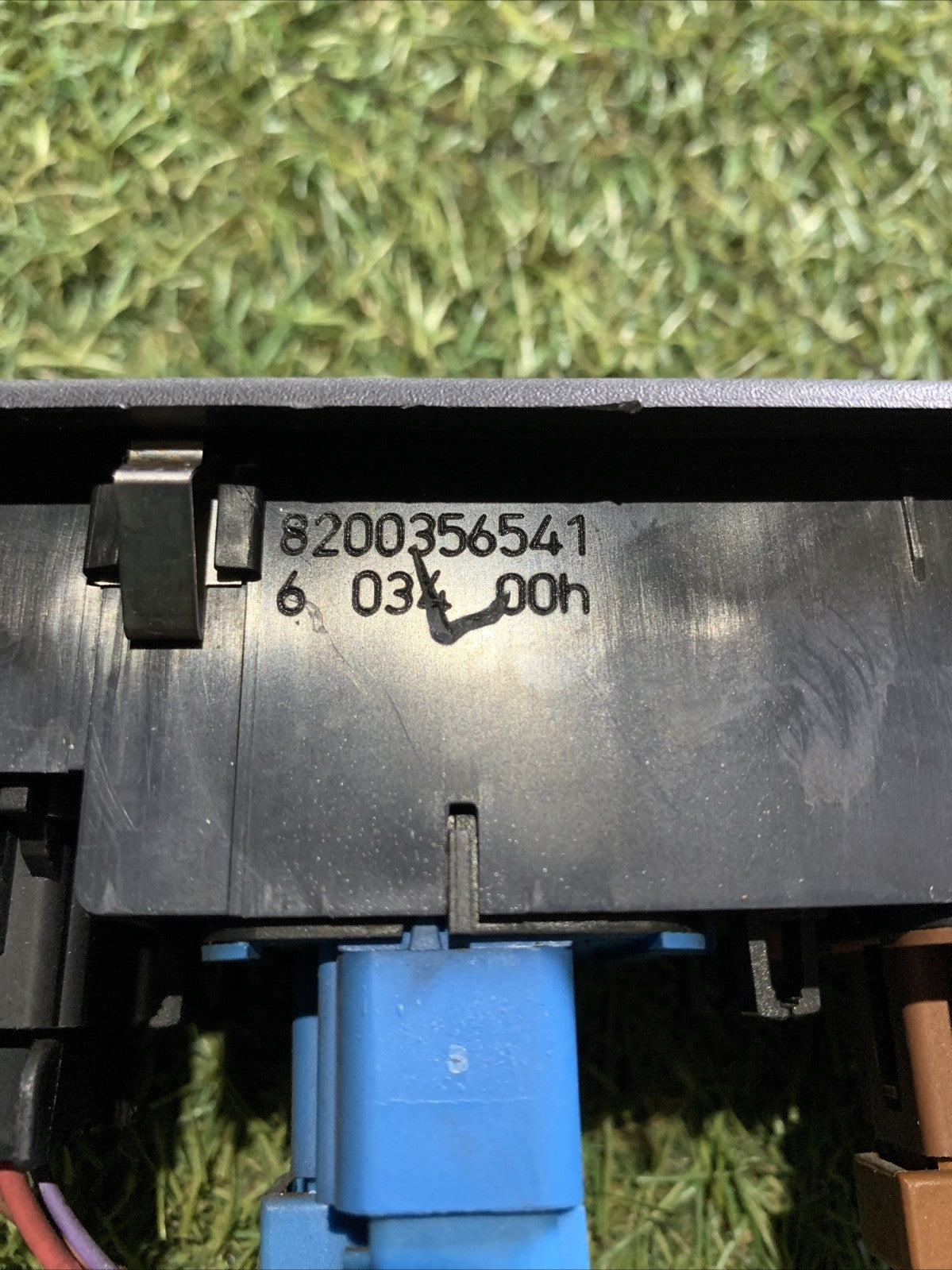 PULSANTIERA ANTERIORE SINISTRA PER RENAULT Clio Serie 8200356541 (04>08)