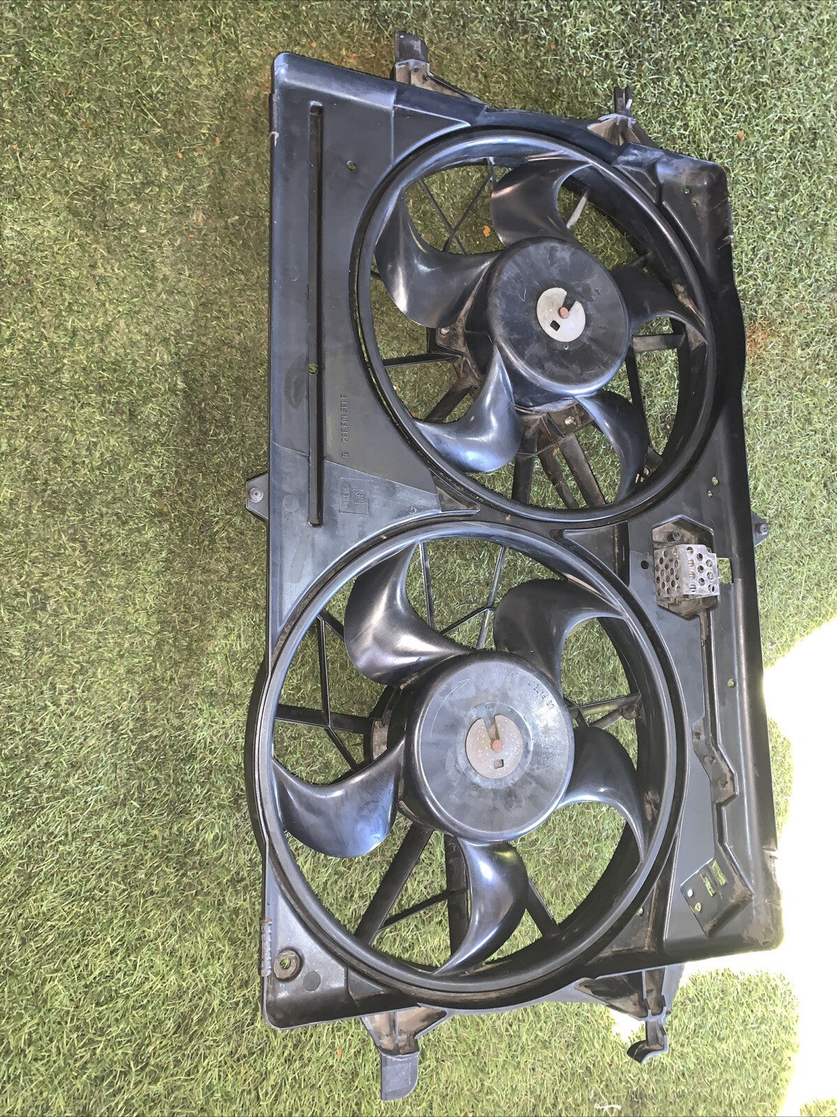 VENTOLE ELETTROVENTOLA RADIATORE MOTORE FORD FOCUS 1.8 115CV TDCI 2004 98AB8C607