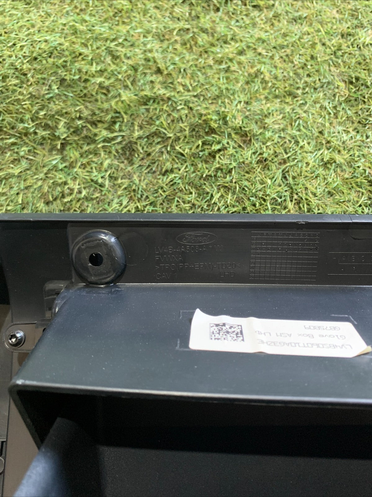 CASSETTO PORTA OGGETTI PER FORD Kuga Serie (DFK) LV4B-S06040-A (19>)