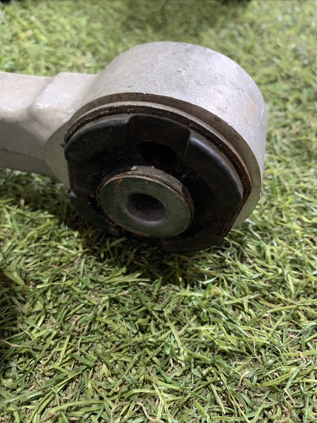 Braccio Oscillante Superiore Anteriore Sinistro Maserati Levante 06700319950