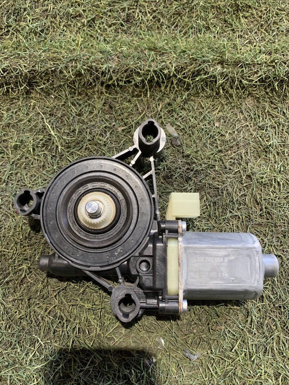 Motorino alzavetro porta anteriore Destro Volkswagen Tiguan 2020 5Q0959802C