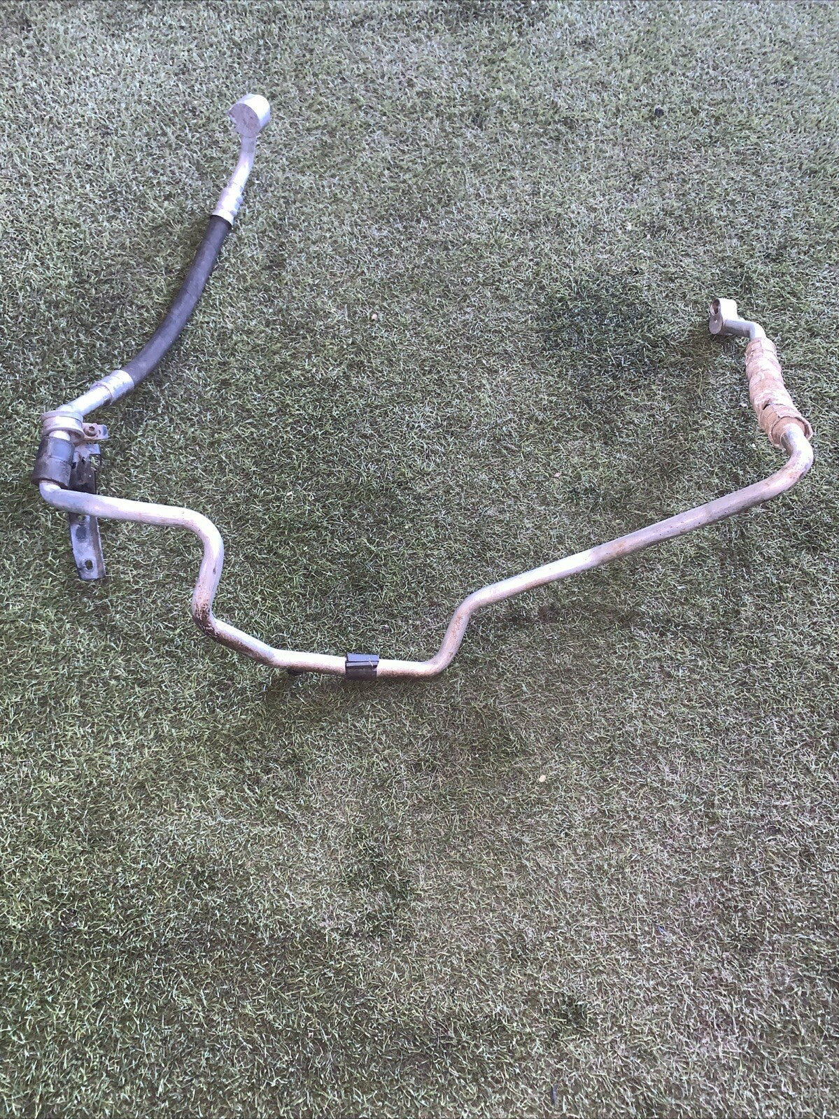 TUBO ARIA CONDIZIONATA GOLF 5 / AUDI A3  2.0 TDI COD: 1K0820743CD