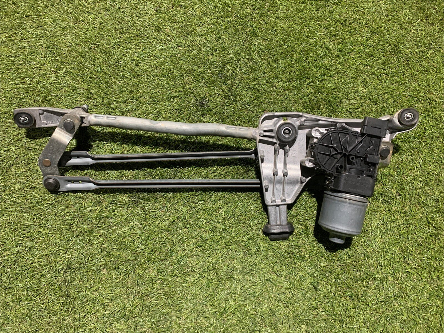 3397021828 9810327980 MOTORINO TERGICRISTRALLO ANTERIORE PEUGEOT 308 2016