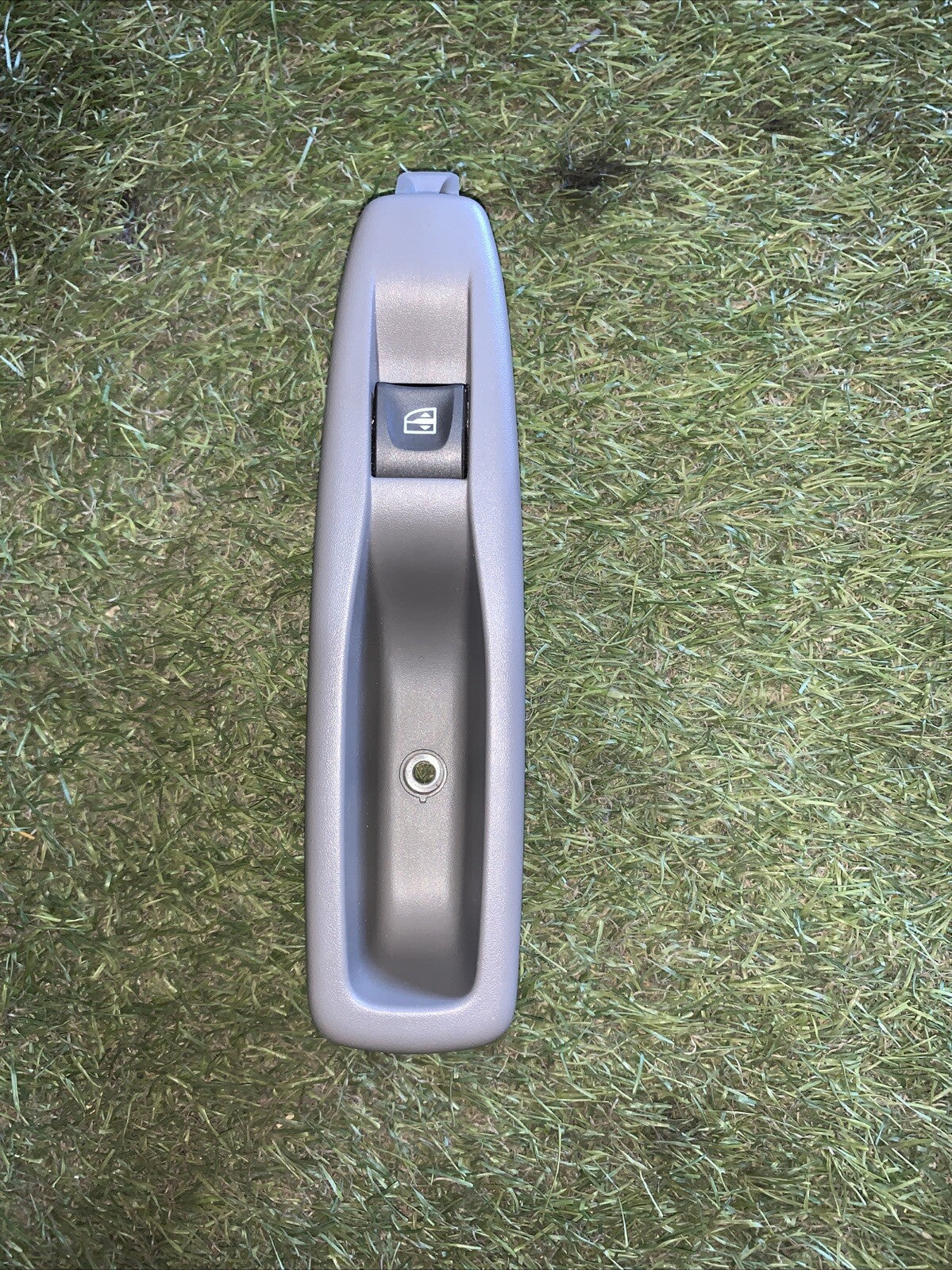 PULSANTIERA ALZAVETRO POSTERIORE DESTRA RENAULT CAPTUR 2015 829614619R