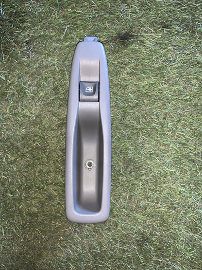 PULSANTIERA ALZAVETRO POSTERIORE DESTRA RENAULT CAPTUR 2015 829614619R