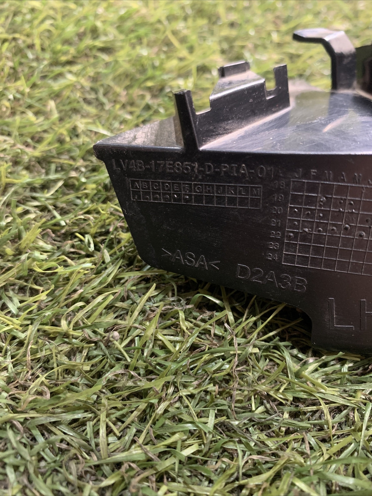 FORD KUGA 2022 LV4B17E851D Staffa paraurti posteriore sinistra