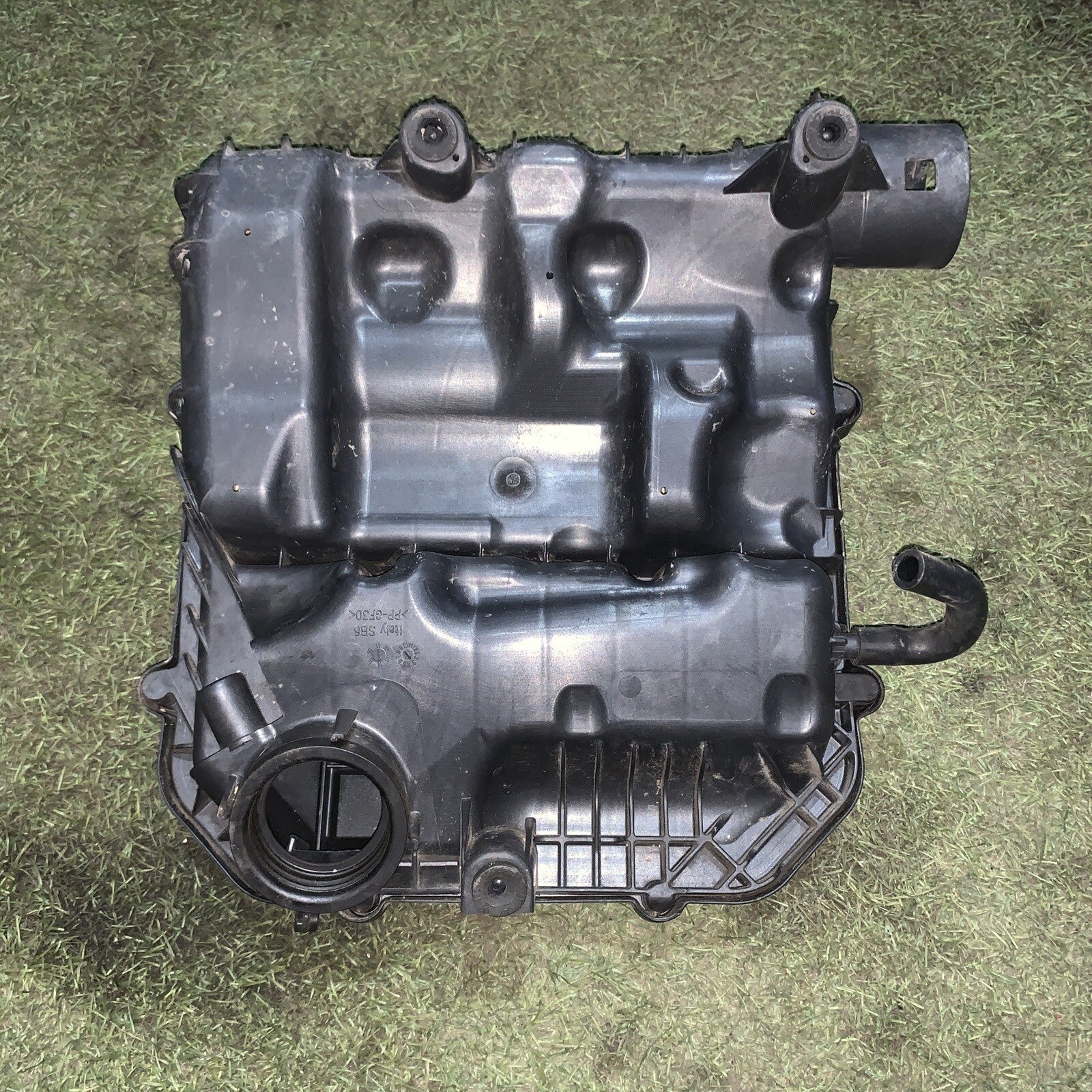 BOX SCATOLA FILTRO ARIA VOLKSWAGEN Up 1° Serie 1.0 B 04C129611J