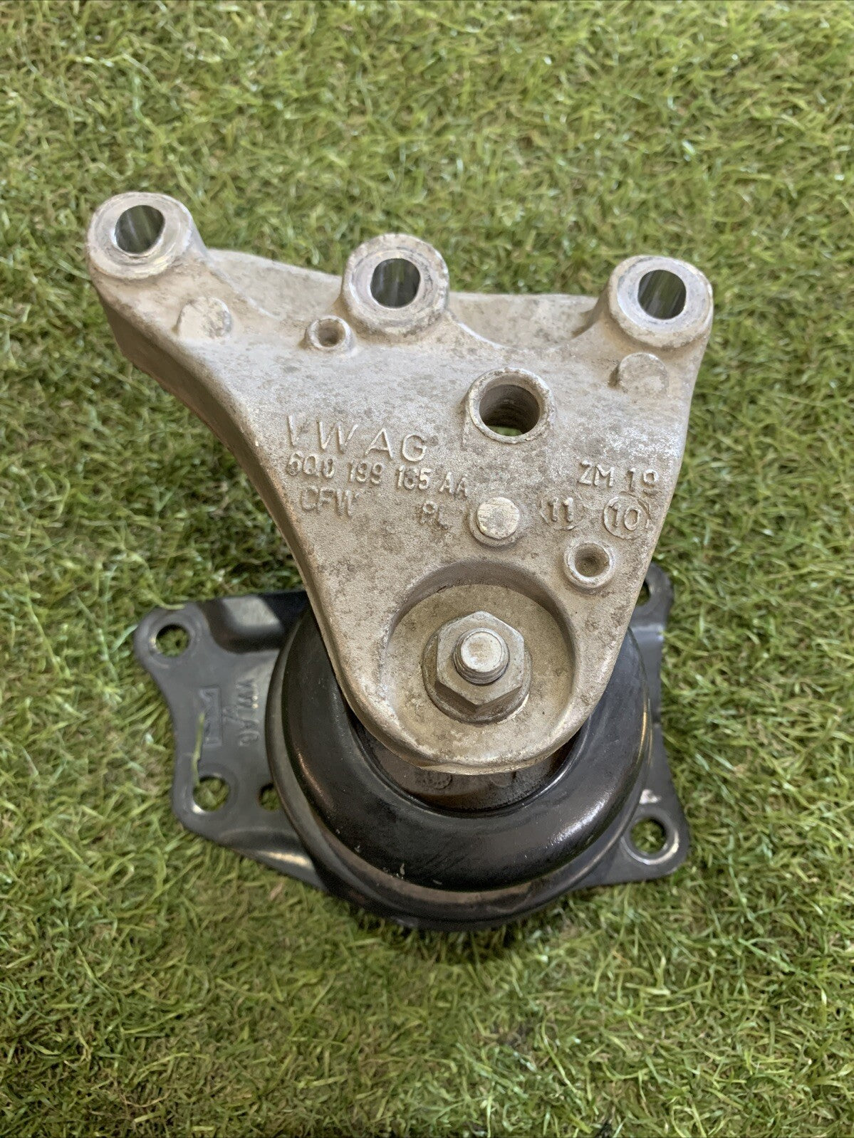 Supporto motore - Volkswagen Polo 2011 1.6 TDI 6Q0199185AA