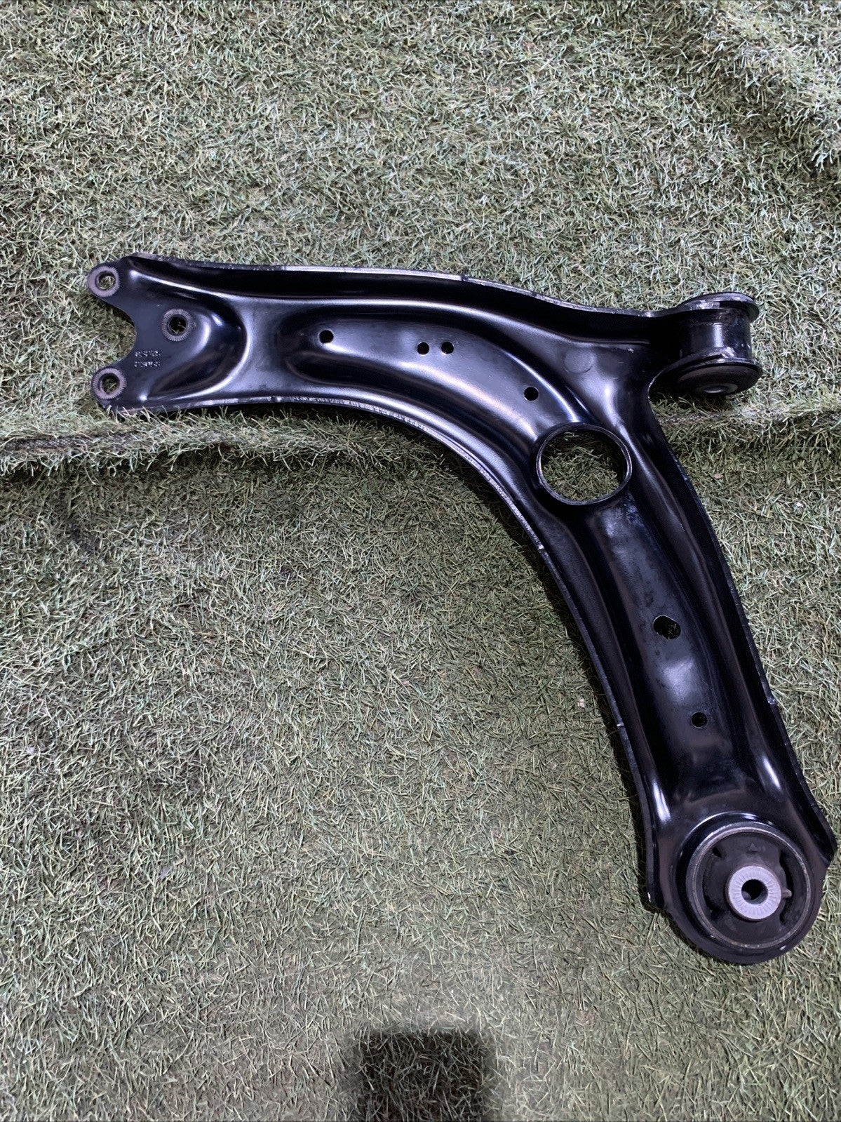 BRACCIO OSCILLANTE ANTERIORE DESTRO VOLKSWAGEN 2023 1.5 BENZINA  3Q0407152P