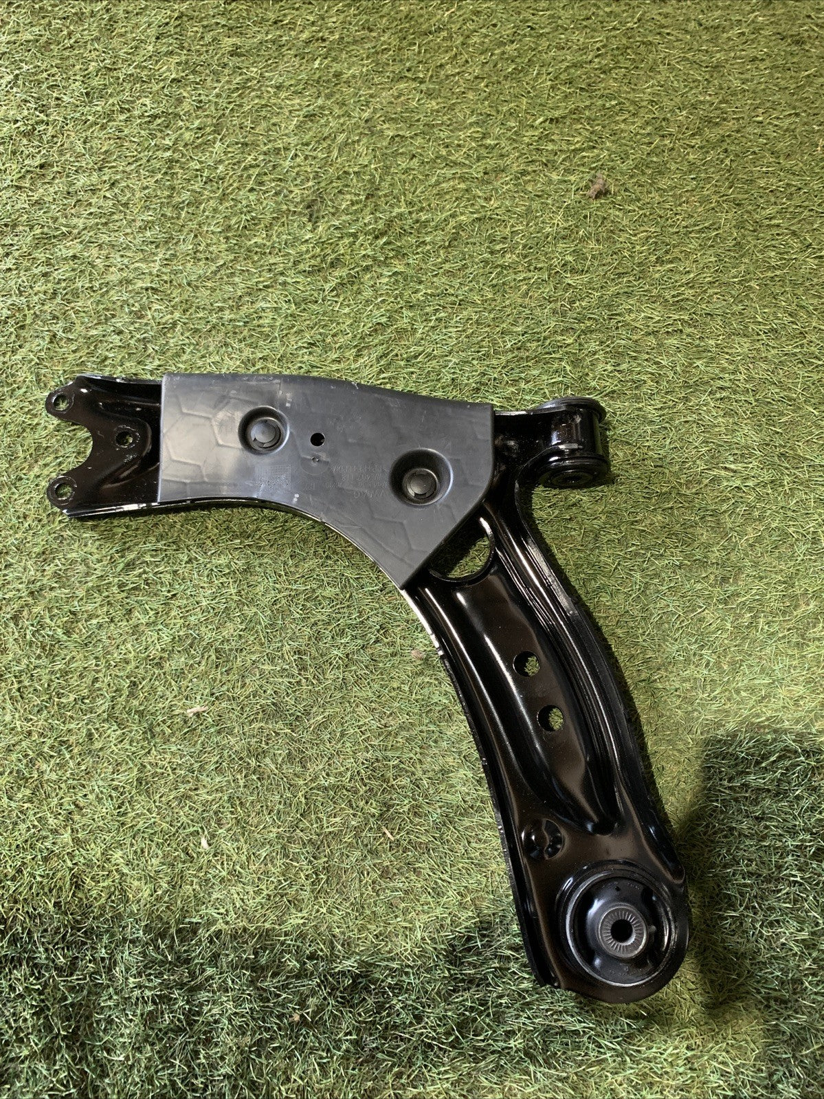 BRACCIO OSCILLANTE ANTERIORE DESTRO VOLKSWAGEN T-ROC 2024 1.5 BENZINA