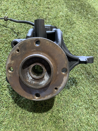 1607557480 MOZZO MONTANTE FUSELLO ANTERIORE SX PEUGEOT 208 2017 1.2