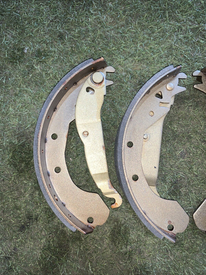 Kit ganasce freno Posteriore per OPEL VECTRA A REKORD E KADETT D MANTA