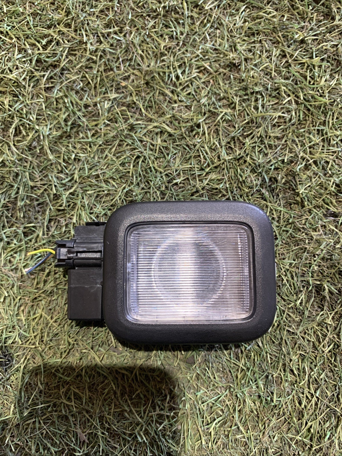 LUCE DI CORTESIA INTERNA ABITACOLO FORD KUGA 2022 LJ6A-13K767-AD3ZHE