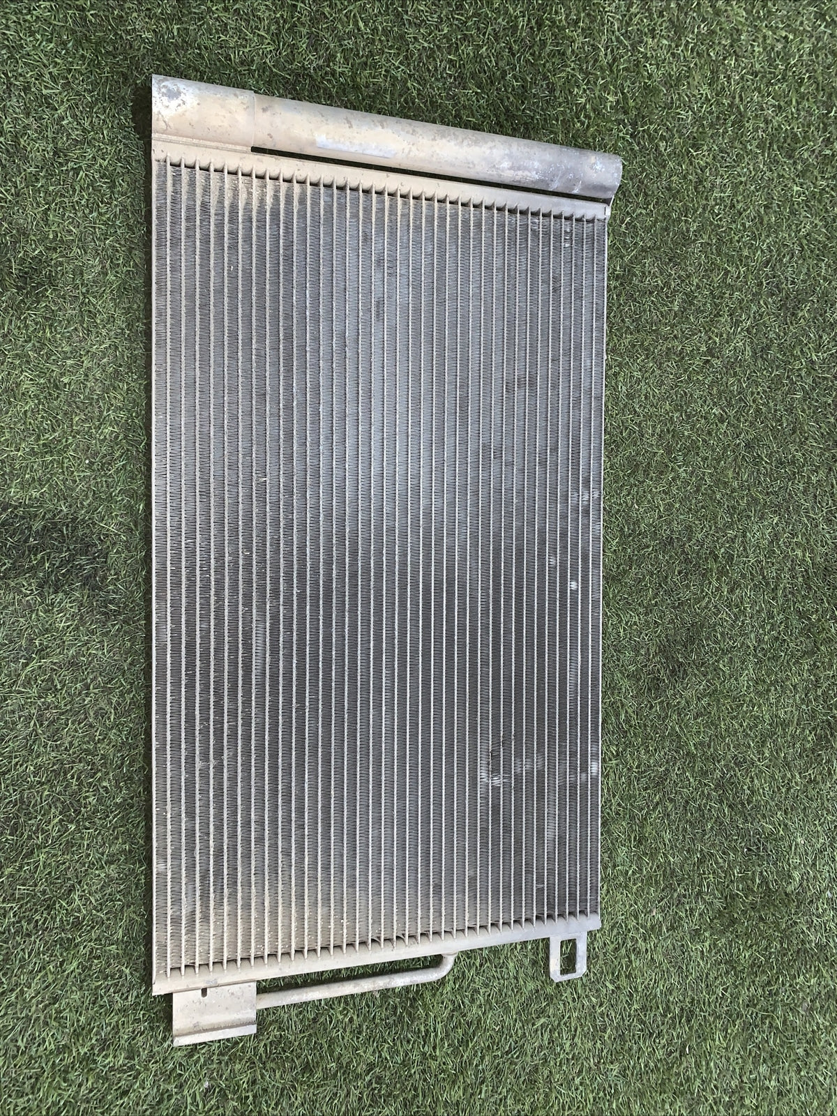 CONDENSATORE ARIA CONDIZIONATA FIAT GRANDE PUNTO 55700406 1.2 BENZINA (2)