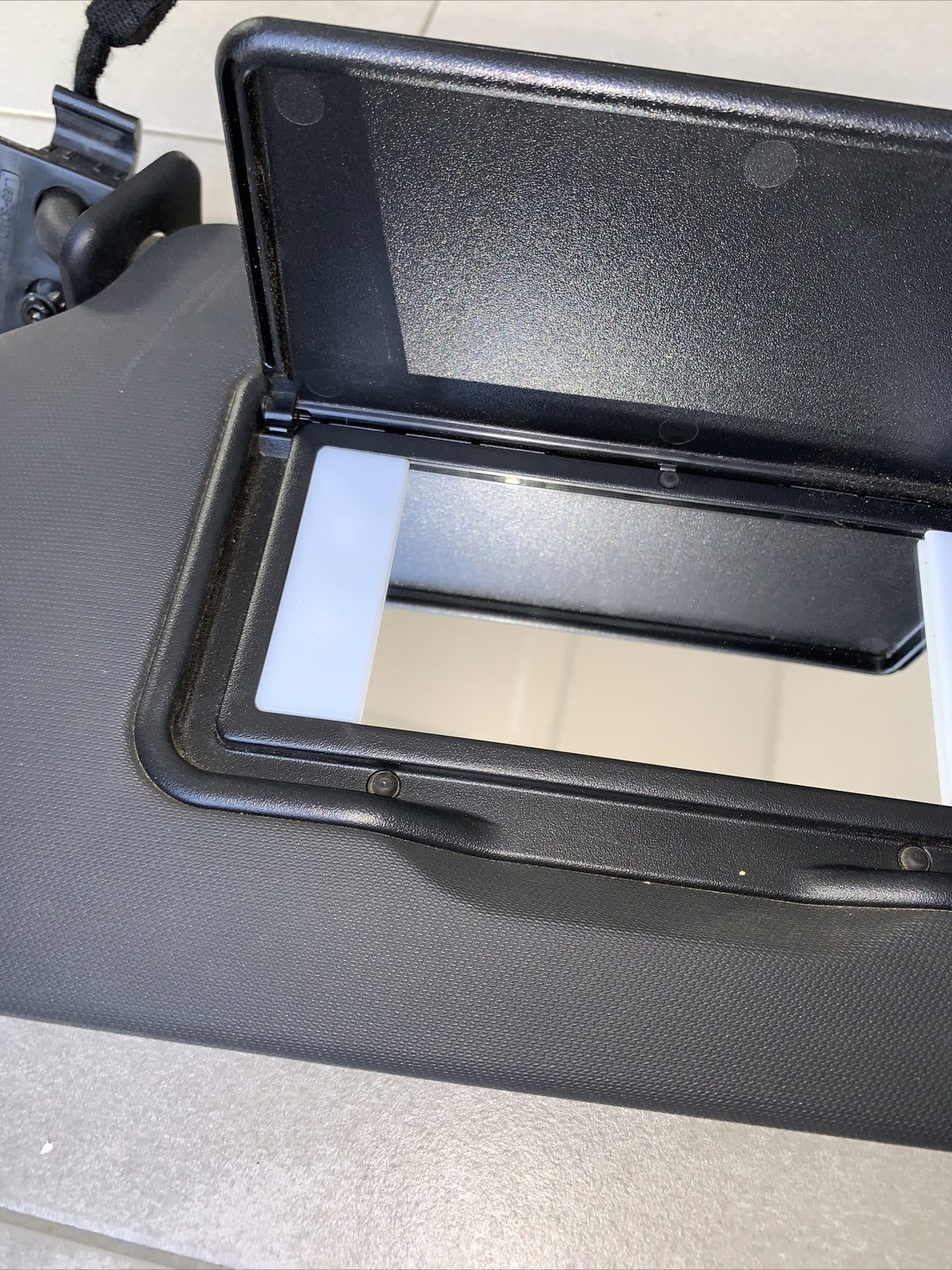 ALETTA PARASOLE SINISTRA SX LATO GUIDA FORD KUGA  2019-2021 LJ6BS04101