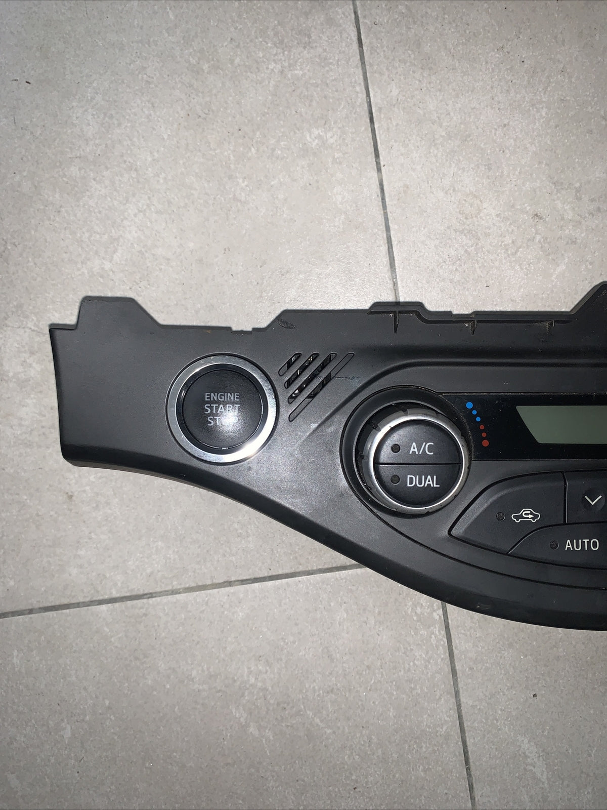 559000D800 CONSOLE COMANDI CLIMA TOYOTA YARIS III REST (P13) 1.5 Ben