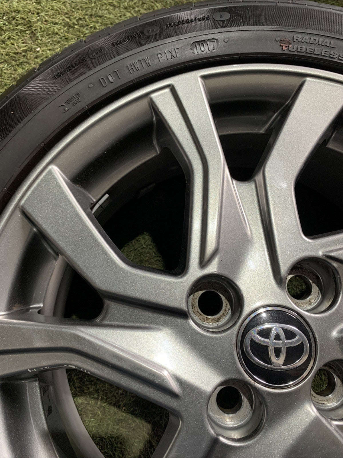 Cerchio In Lega Da 16 Con Gomma Toyota Yaris 2018 42611-0DC70 (3)