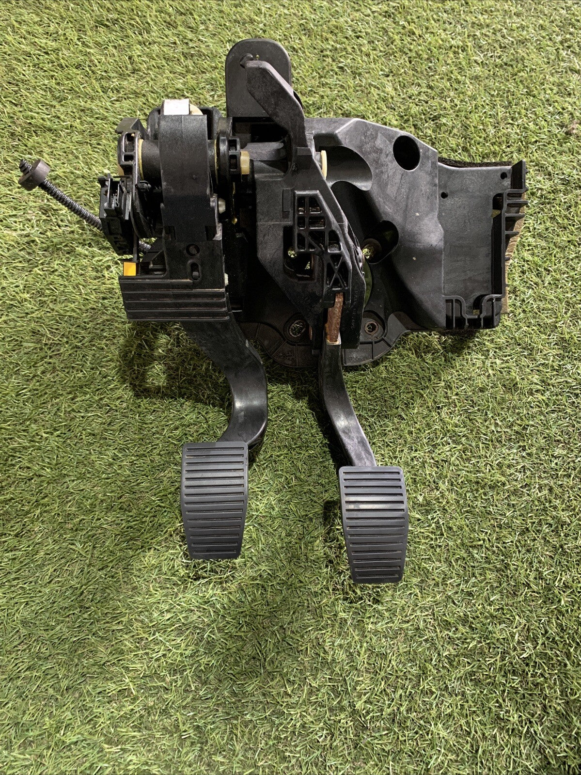 PEDALIERA FRENO FRIZIONE JEEP RENEGADE ANNO 2021 CODICE 00520490260 ORIGINALE