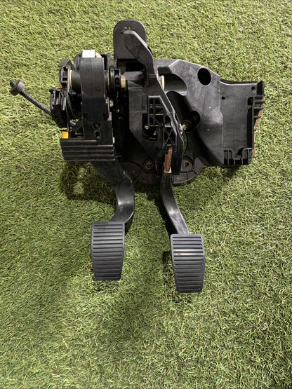 PEDALIERA FRENO FRIZIONE JEEP RENEGADE ANNO 2021 CODICE 00520490260 ORIGINALE