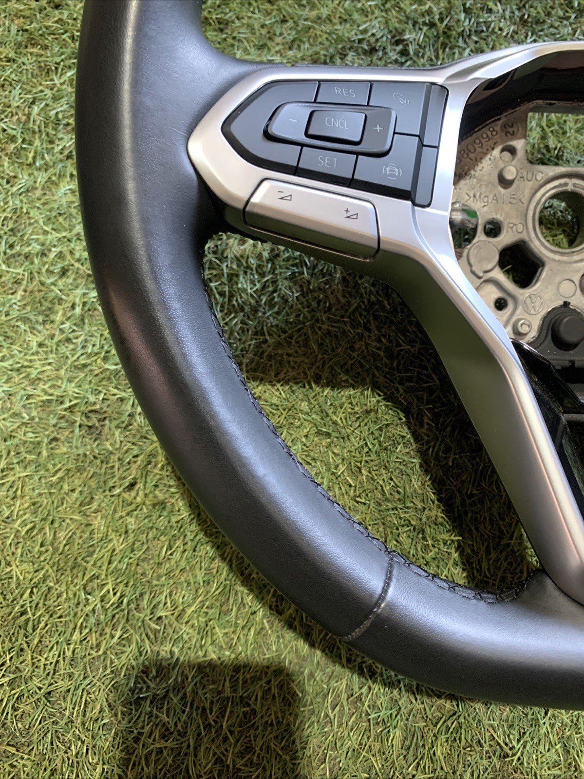 Volante In Pelle Multifunzione Volkswagen Polo 2023 2G0419089
