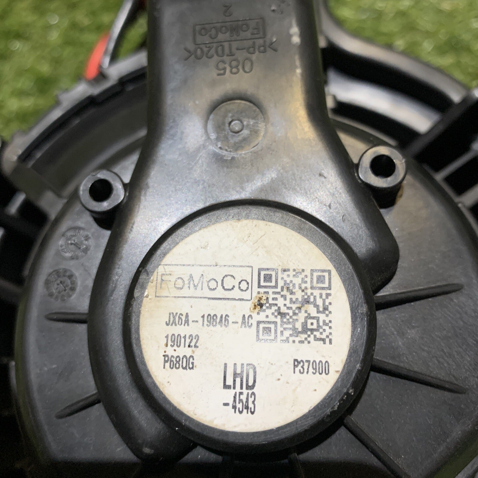 JX6A-19846-AC VENTOLA AREAZIONE ABITACOLO FORD FIESTA 2019