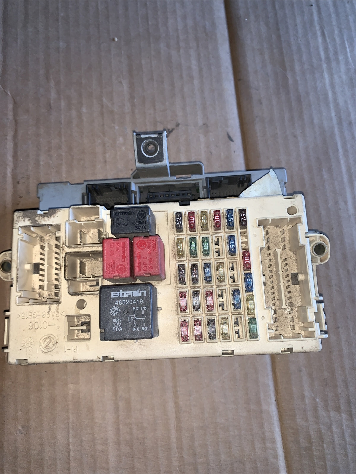 46758961 CENTRALINA SCATOLA PORTAFUSIBILI FIAT PUNTO 188 1.2 B 2003