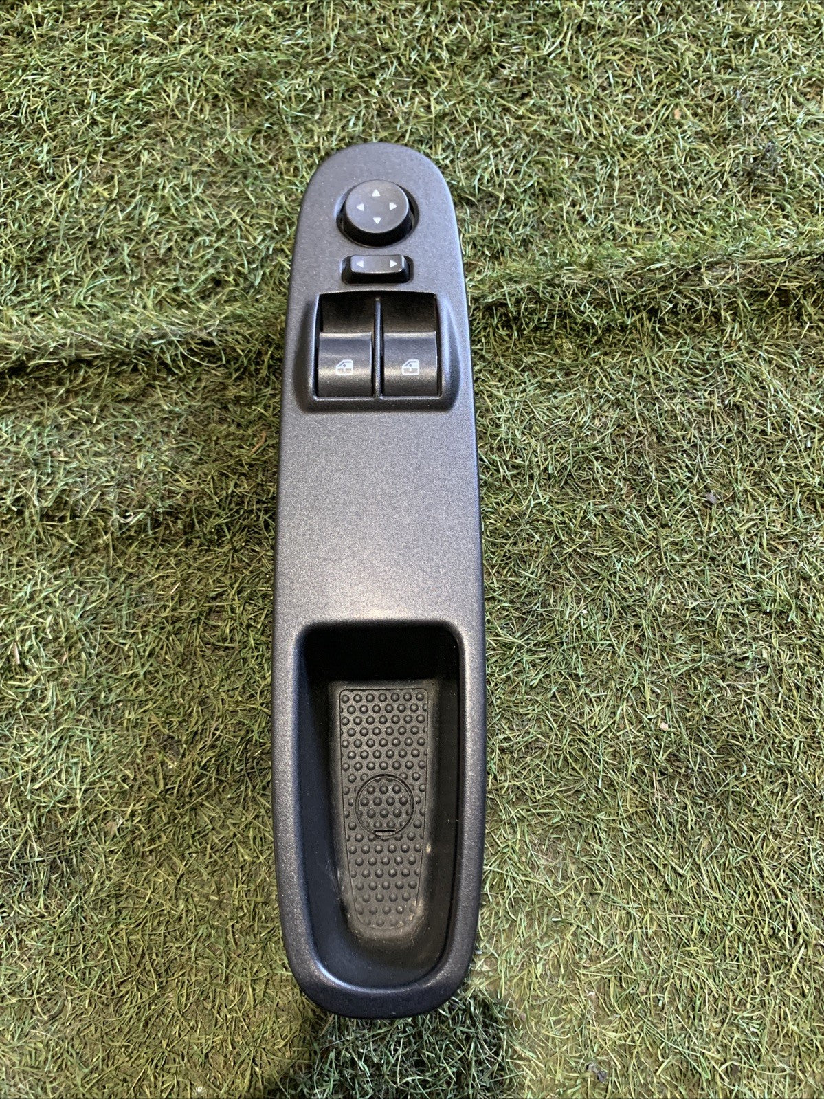PULSANTIERA ANTERIORE SINISTRA PER LANCIA Ypsilon 4° Serie 735531345 (11>23)
