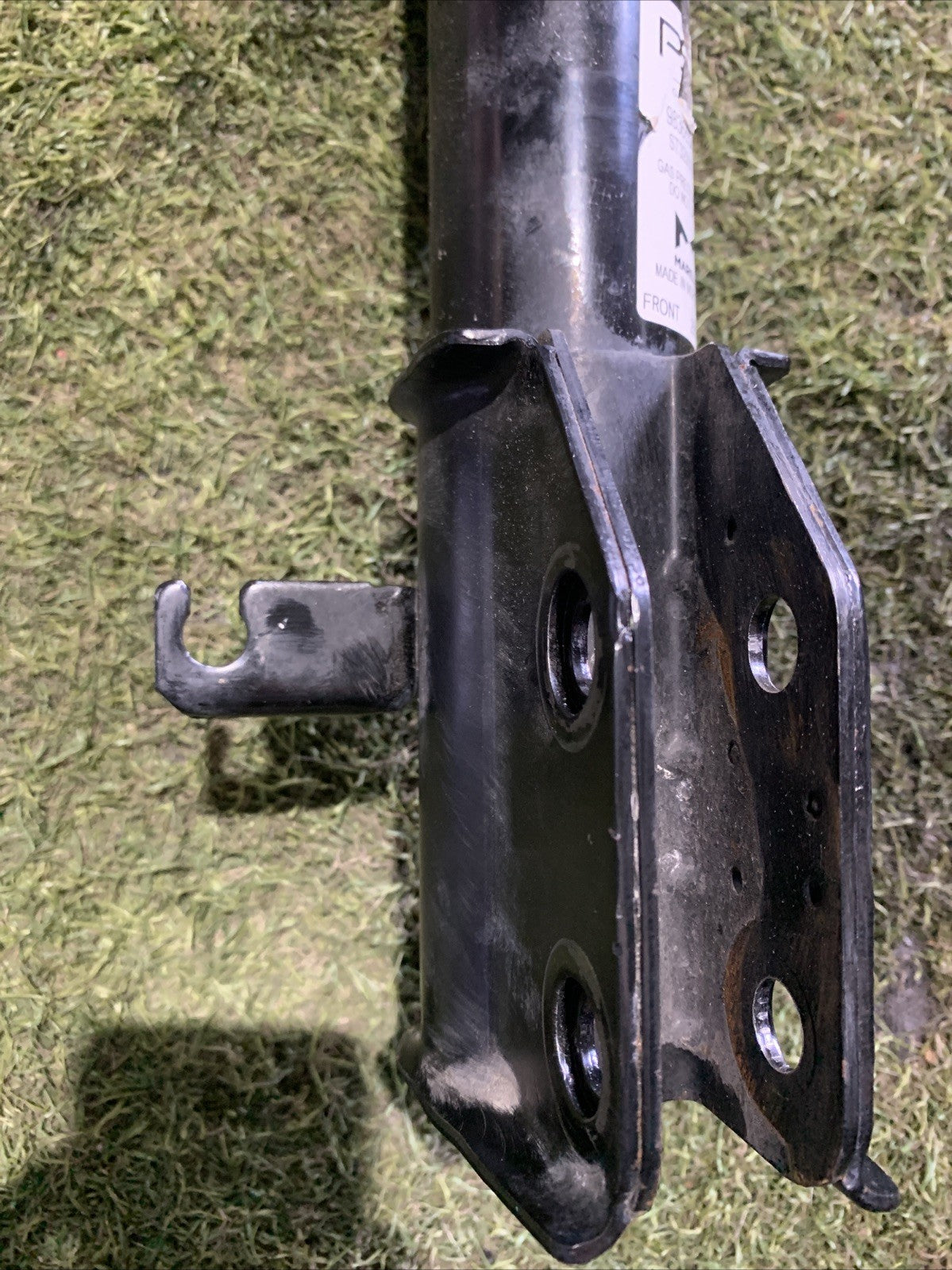 AMMORTIZZATORE ANTERIORE DESTRO PER PEUGEOT 2008 Serie 9836654680 (19 ) 1.2 BENZ