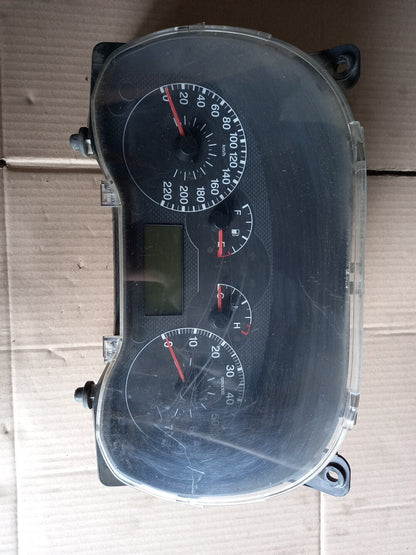 USATO QUADRO STRUMENTI CONTACHILOMETRI FIAT GRANDE PUNTO BENZINA ANNO 2005 2008