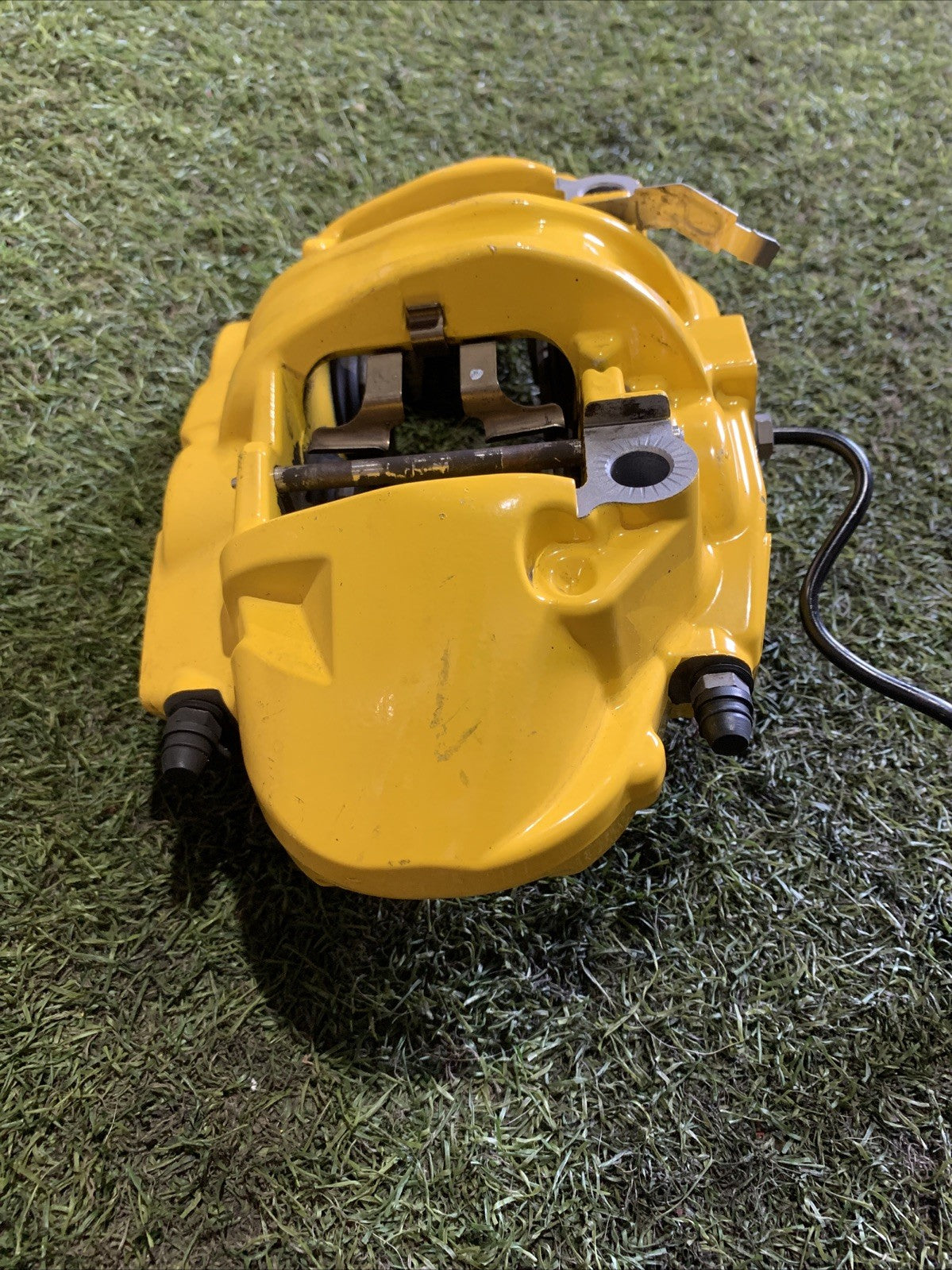 PINZA FRENO ANTERIORE DESTRA DX GIALLA  ALFA ROMEO GIULIA 952 2.2D 2018 50544759