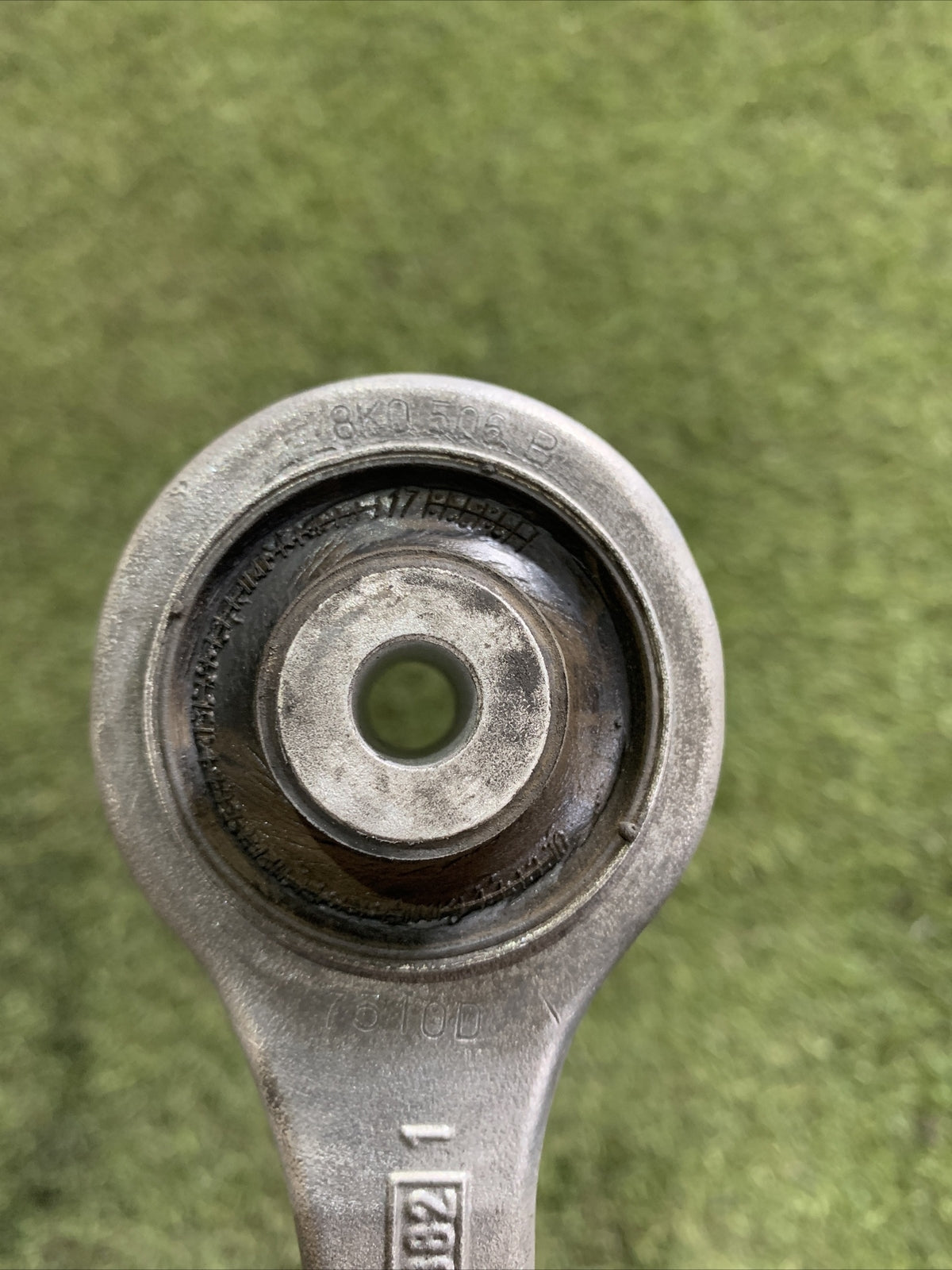 Braccio Oscillante Anteriore Superiore Destra Audi A4 2011 8K0506B